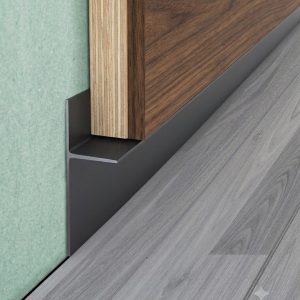 Plinta retrasa shadow-gap neagra pentru panouri decorative din lemn si placari groase Proskirting 202060