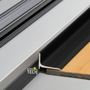 Miniplinta neagra inchidere intre rama termopan si parchet Supertech 290 N